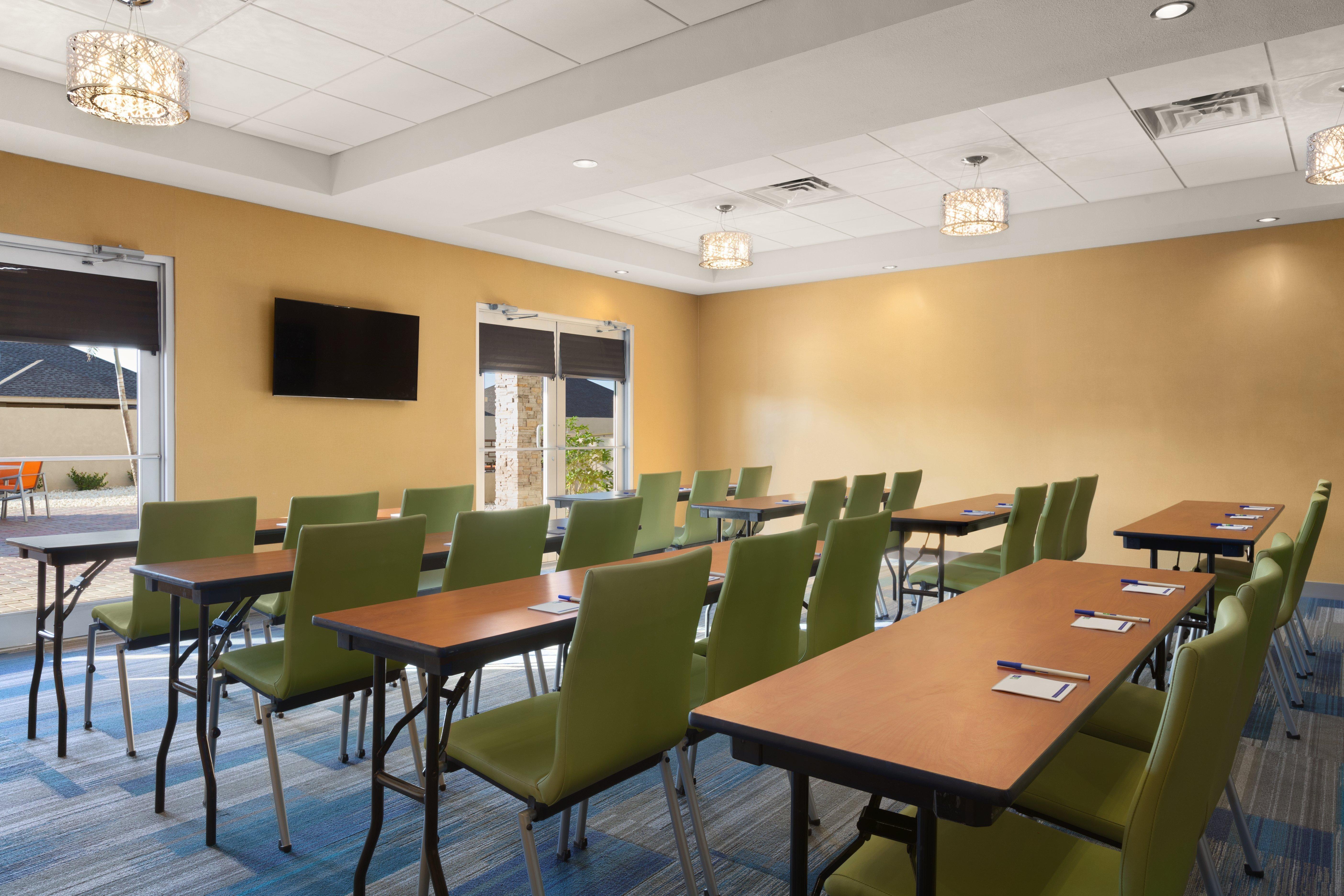 Holiday Inn Express & Suites Edinburg- Mcallen Area By Ihg Экстерьер фото